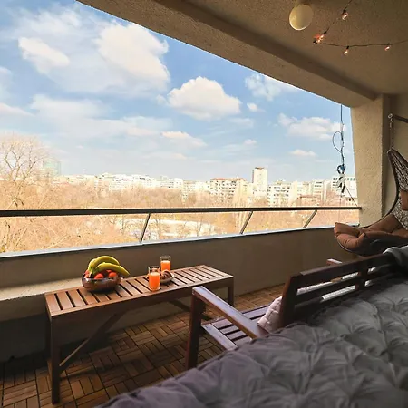 Royal Park With Wide Park View Terrace Apartamento Bucarest